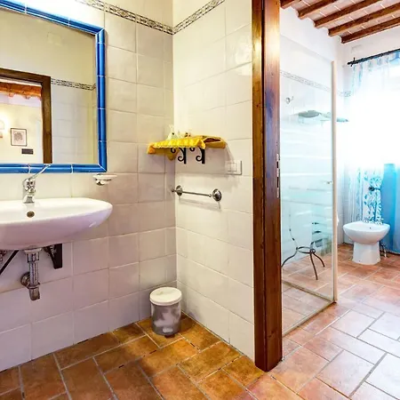 Battifollo Sleeps 12 Pool Air Con Wifi 别墅