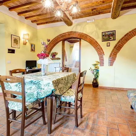 Battifollo Sleeps 12 Pool Air Con Wifi 别墅