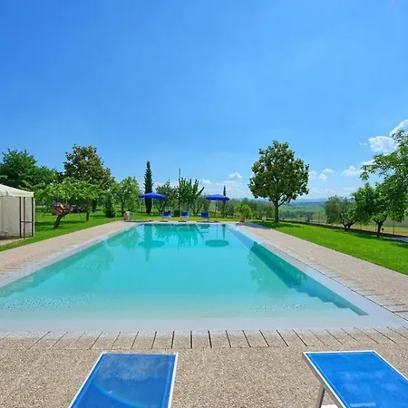 Battifollo Sleeps 12 Pool Air Con Wifi