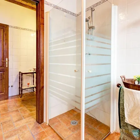 Battifollo Sleeps 12 Pool Air Con Wifi 别墅 *